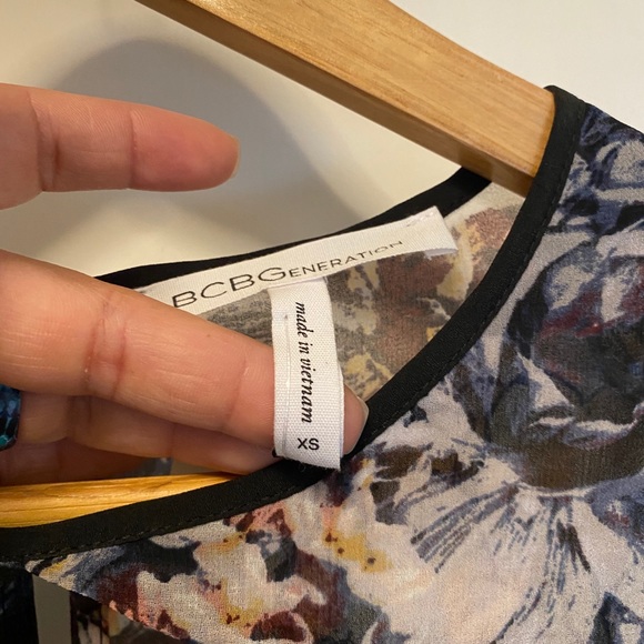 Dress - Picture 3 of 4